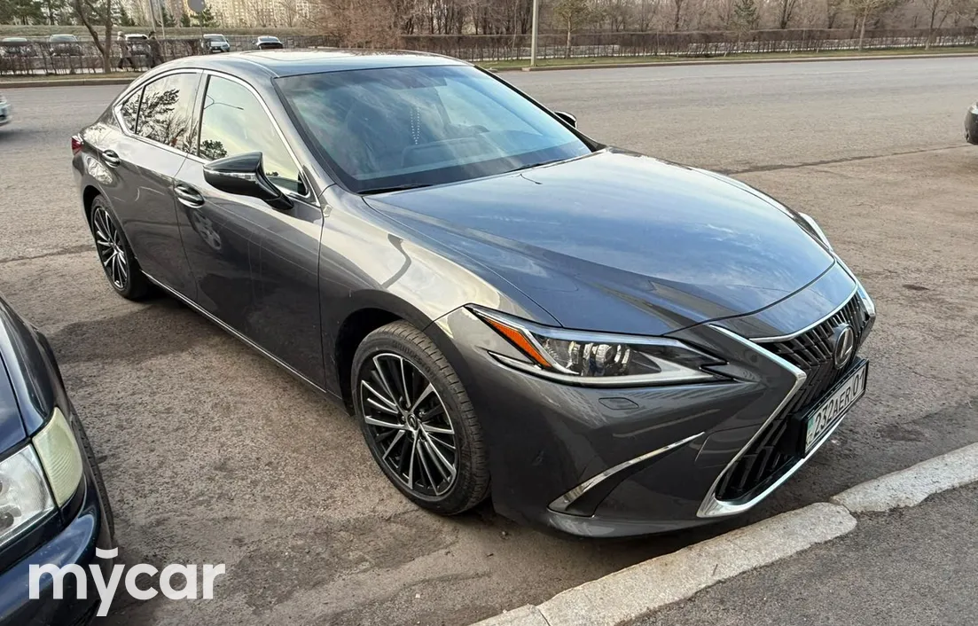 Lexus ES 2021