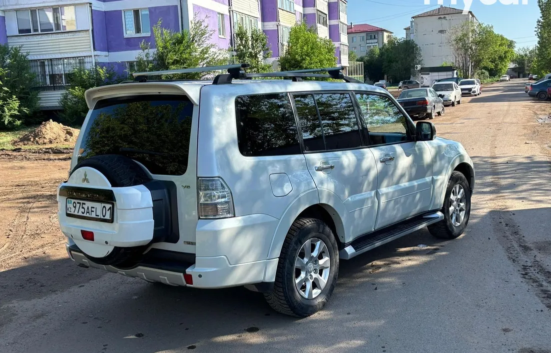 Mitsubishi Pajero 2013