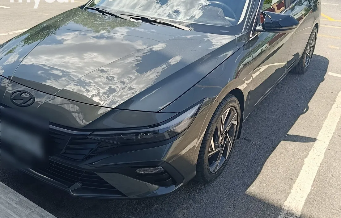 Hyundai Elantra 2024