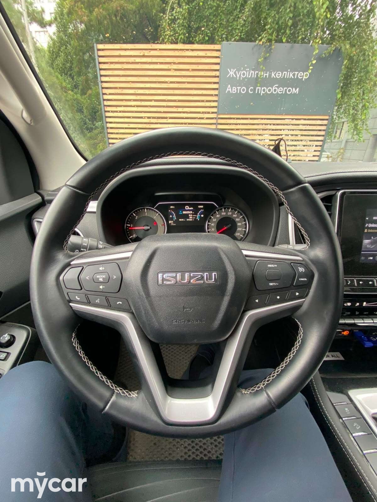 Isuzu MU-X 2020