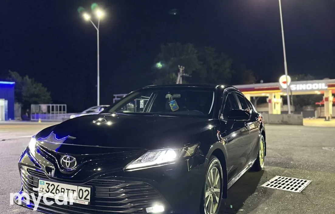 Toyota Camry 2021