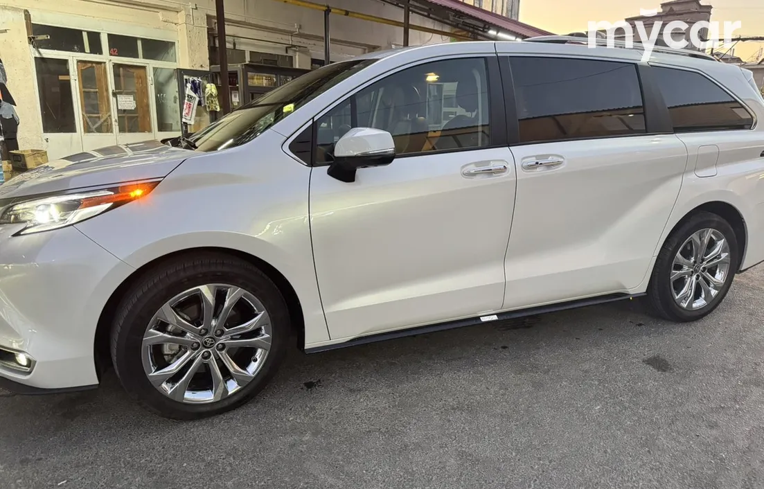 Toyota Sienna 2024
