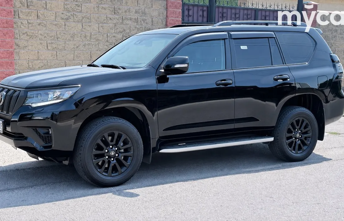 Toyota Land Cruiser Prado 2023