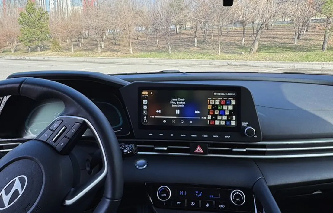 Hyundai Elantra 2025