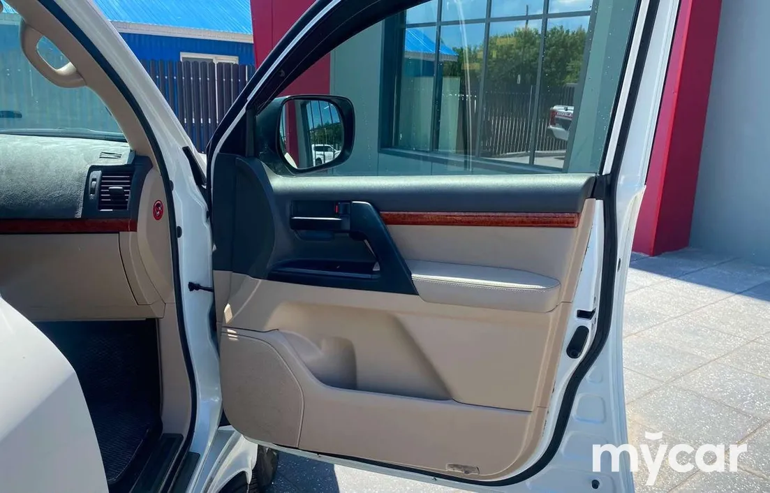 Toyota Land Cruiser 2014