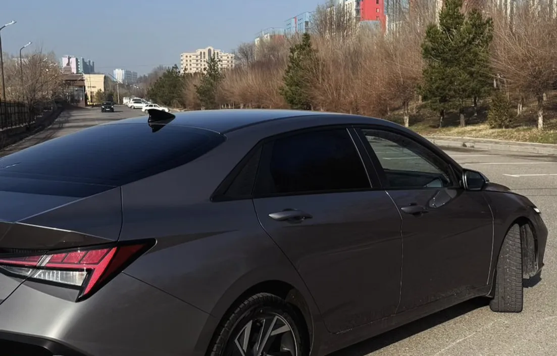 Hyundai Elantra 2025