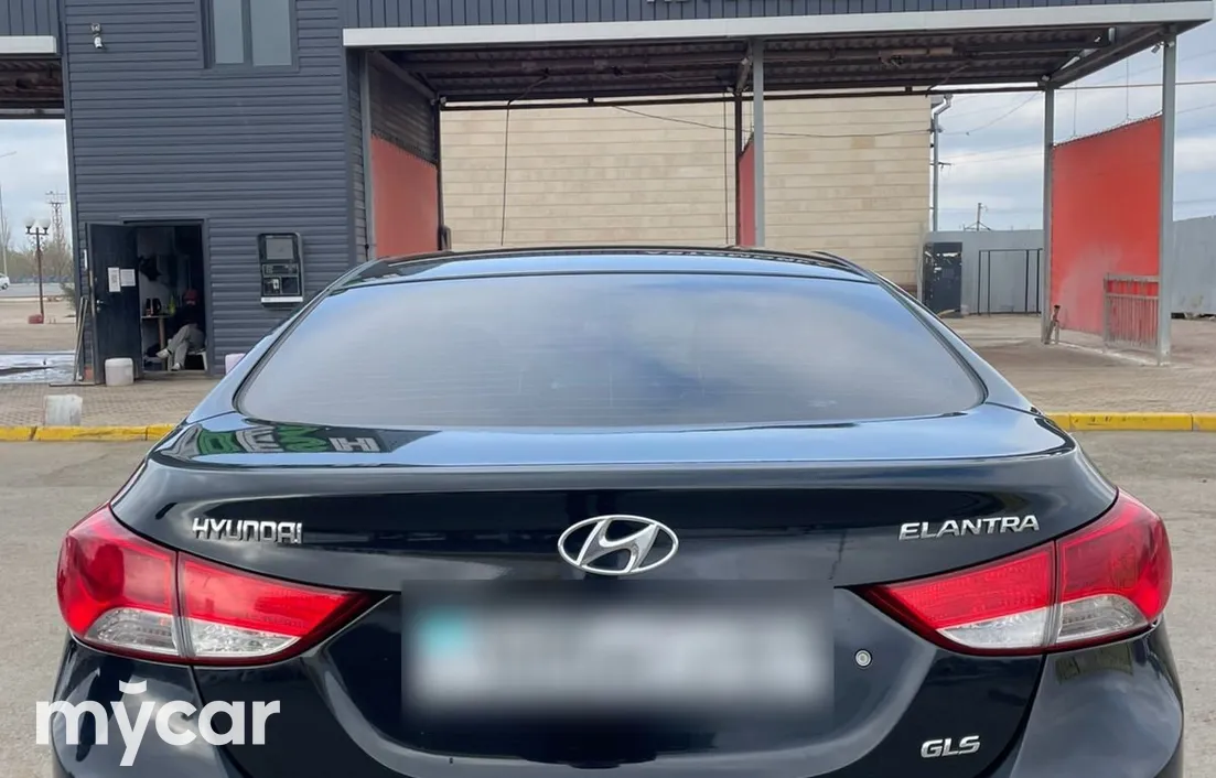 Hyundai Elantra 2013