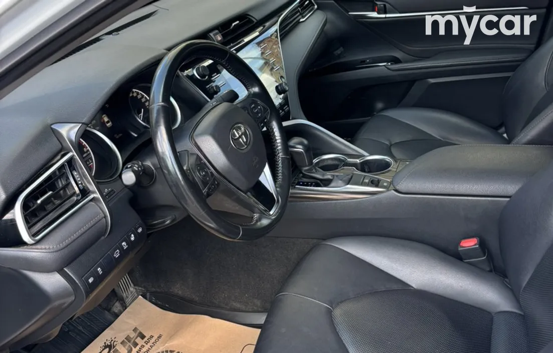 Toyota Camry 2021
