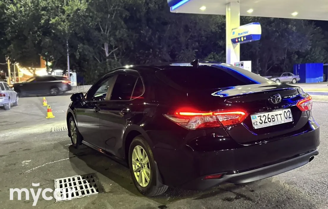 Toyota Camry 2021