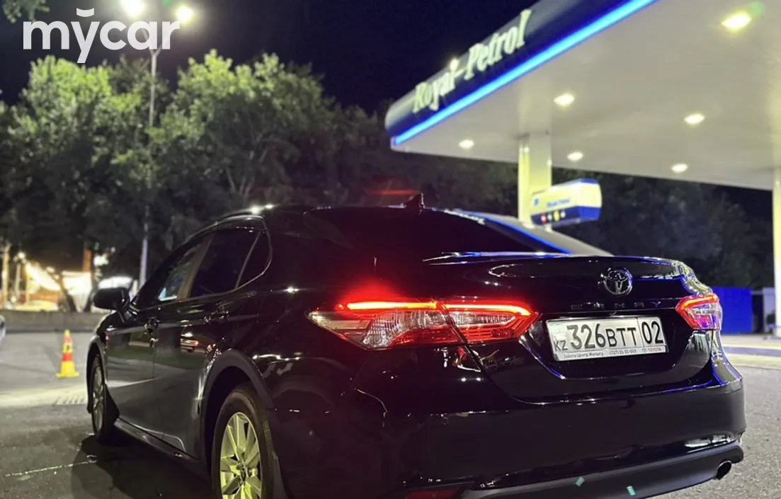 Toyota Camry 2021
