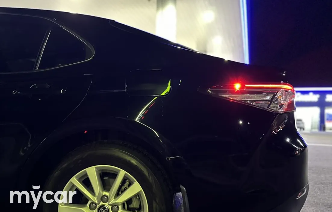 Toyota Camry 2021