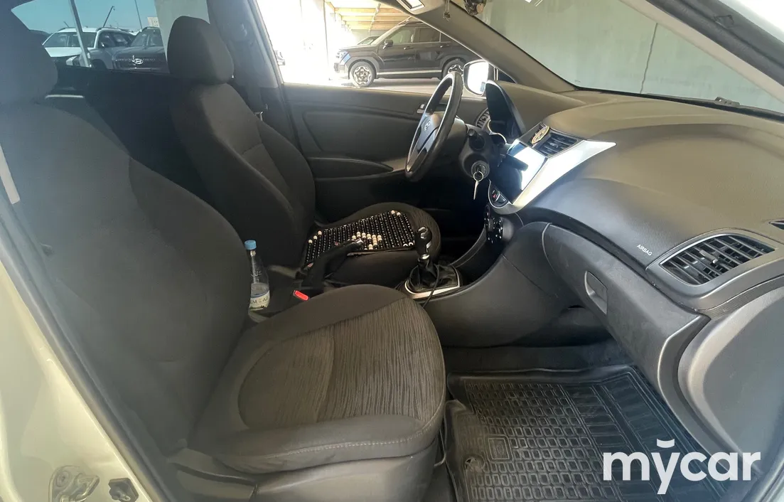 Hyundai Accent 2014