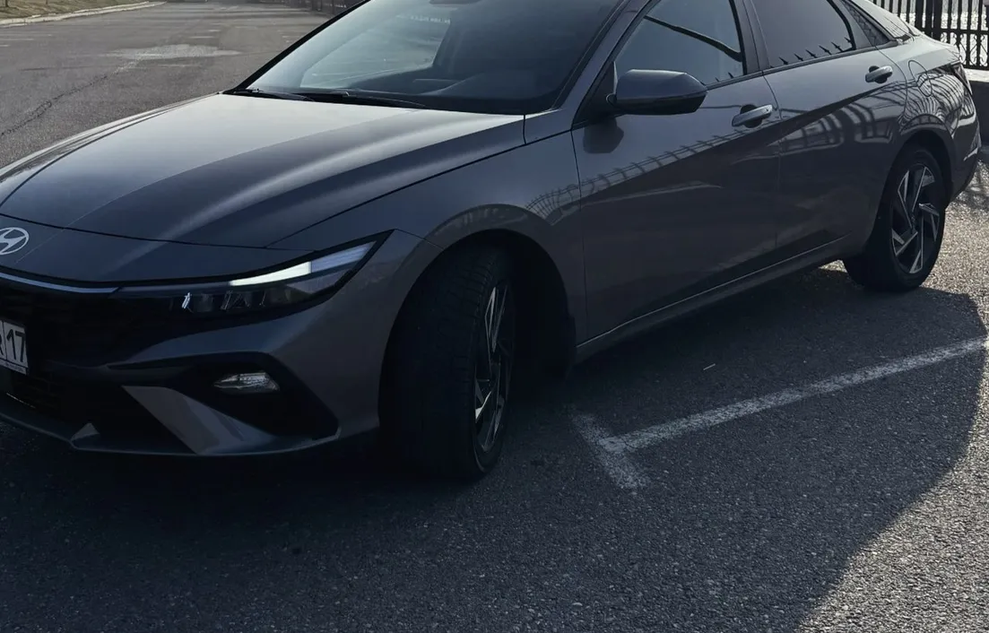 Hyundai Elantra 2025