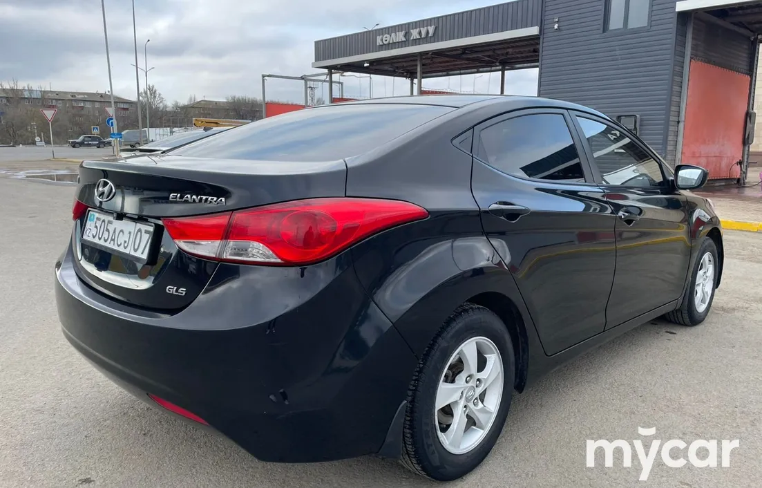 Hyundai Elantra 2013