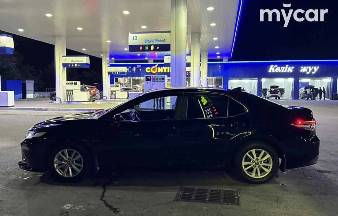 Toyota Camry 2021