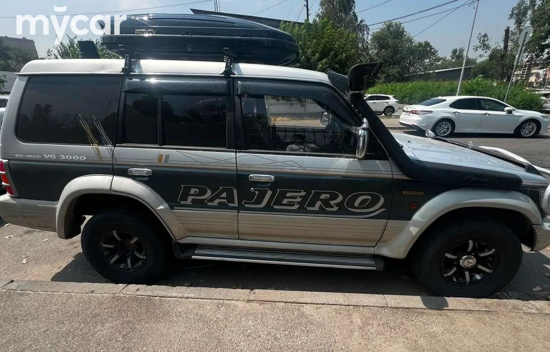 Mitsubishi Pajero 1995