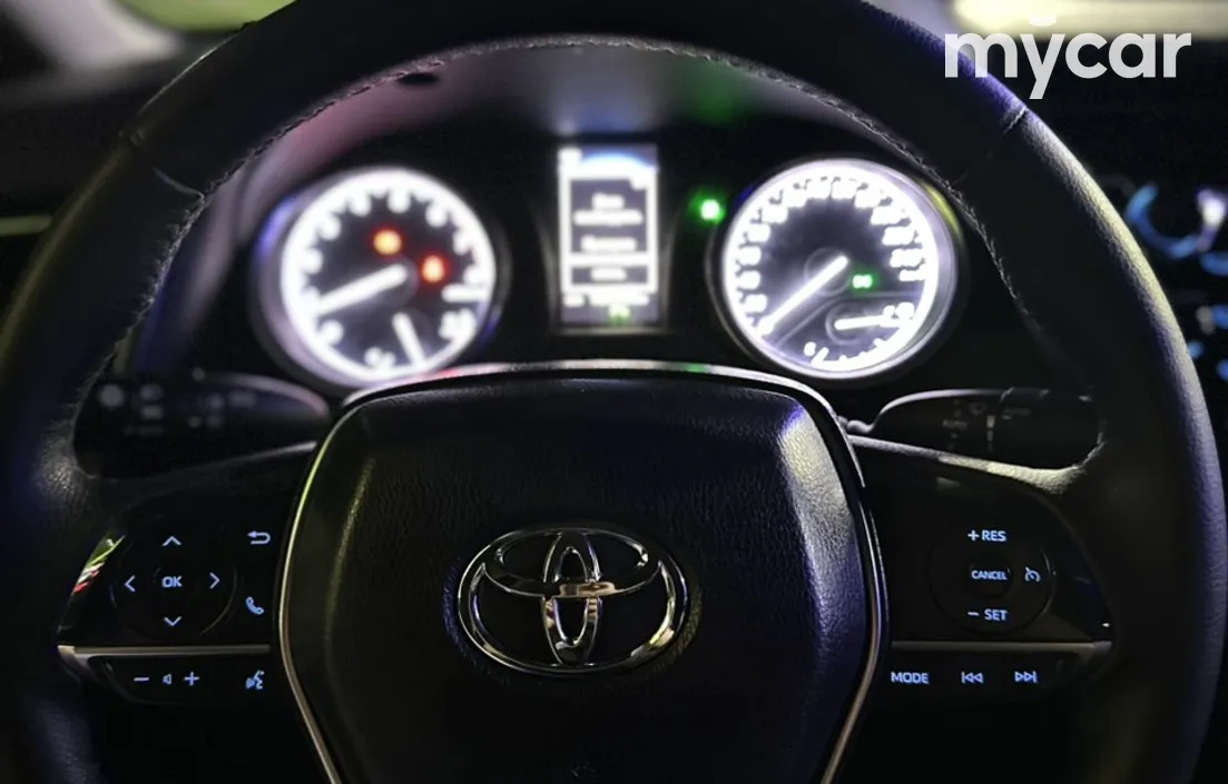 Toyota Camry 2021