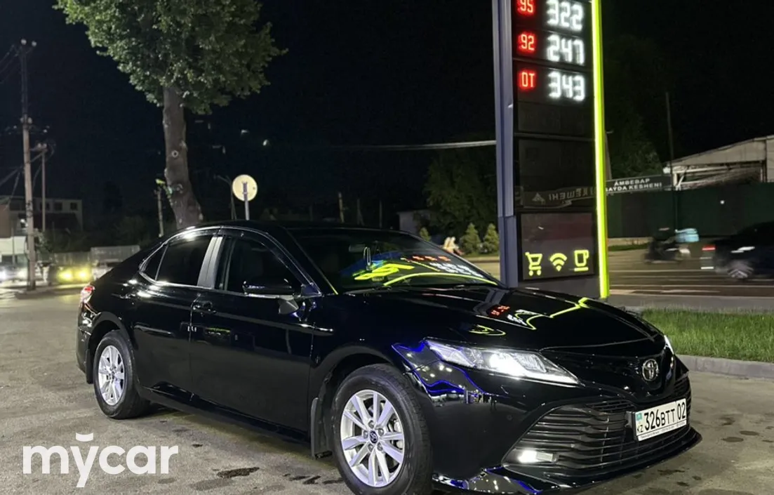 Toyota Camry 2021