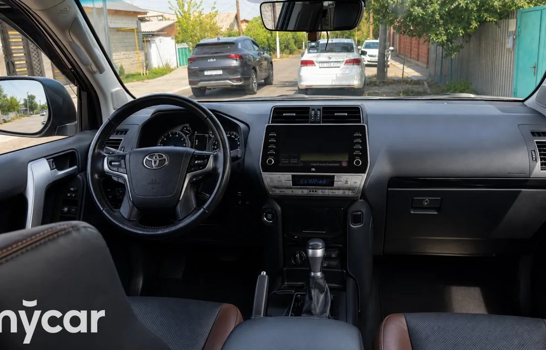 Toyota Land Cruiser Prado 2023