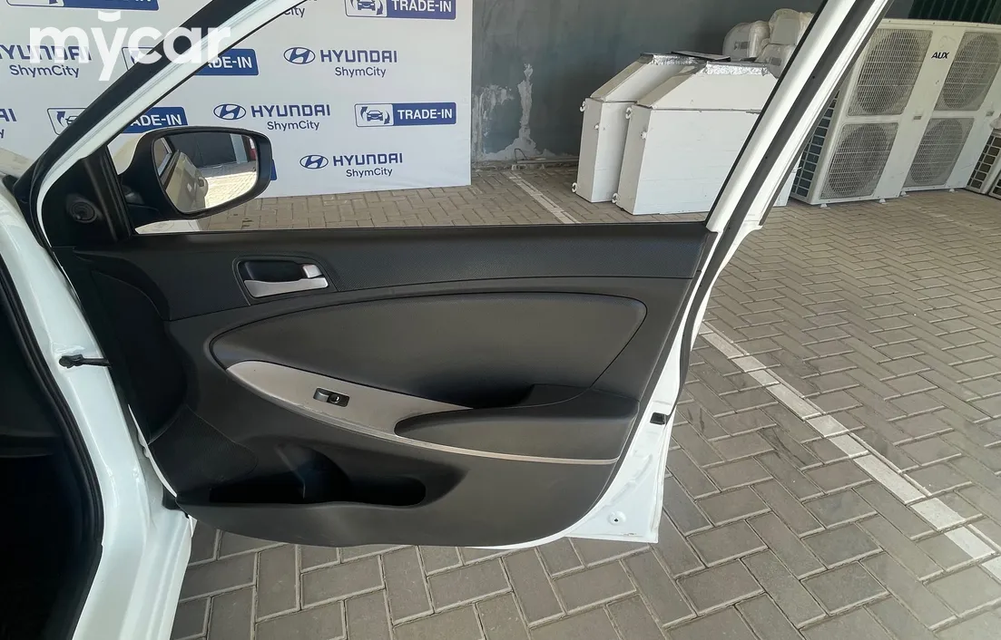 Hyundai Accent 2014