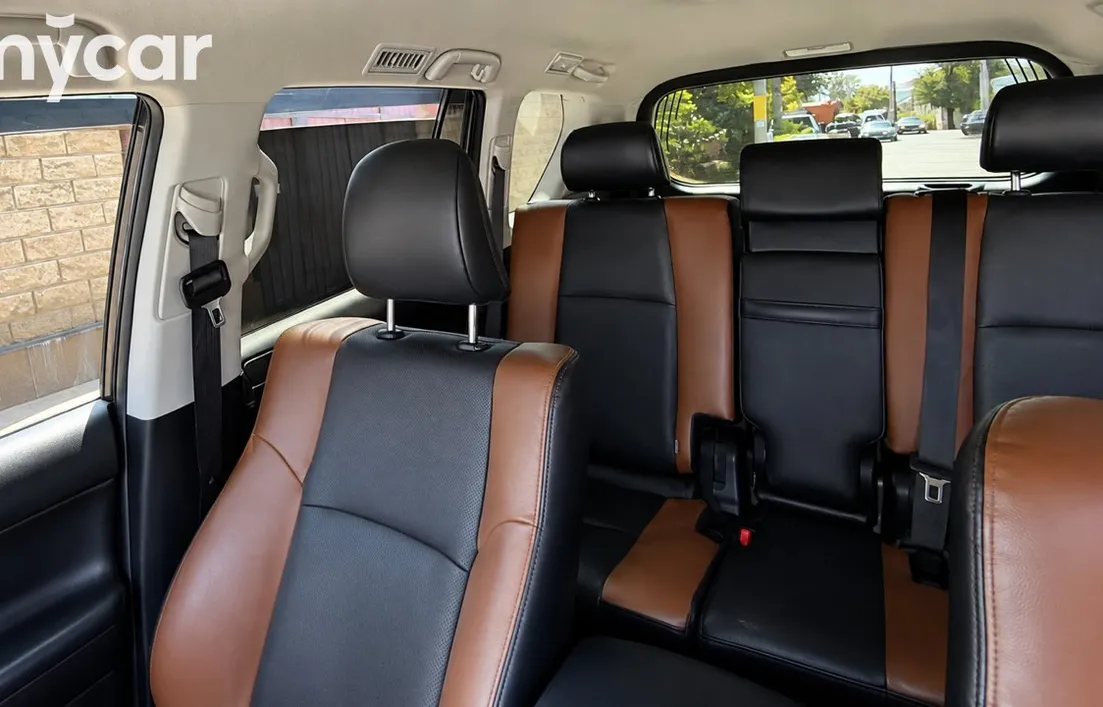 Toyota Land Cruiser Prado 2023