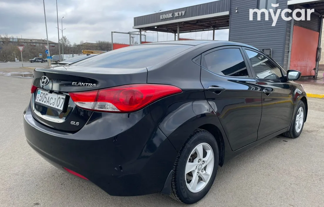 Hyundai Elantra 2013