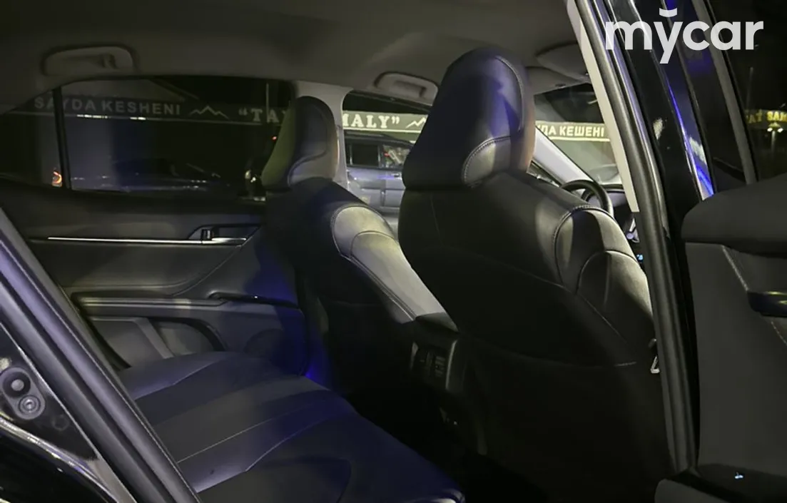 Toyota Camry 2021