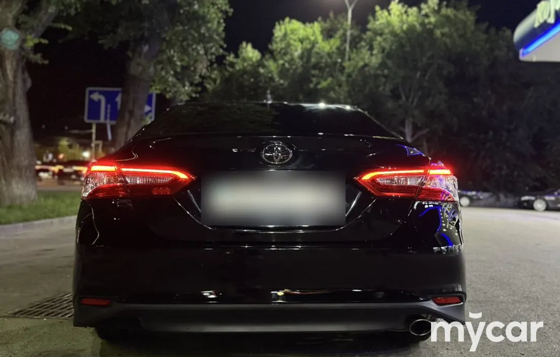Toyota Camry 2021