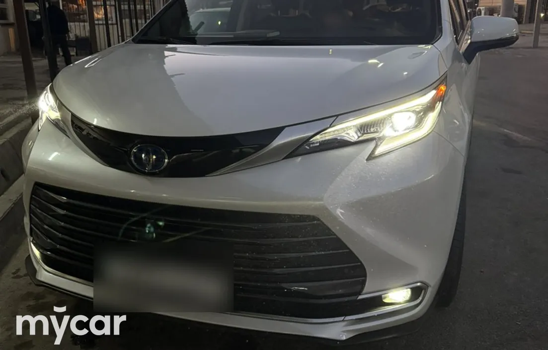 Toyota Sienna 2024