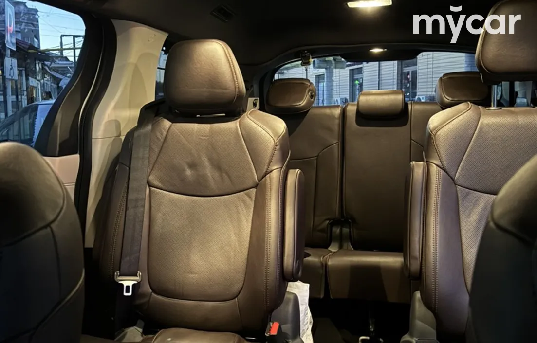 Toyota Sienna 2024