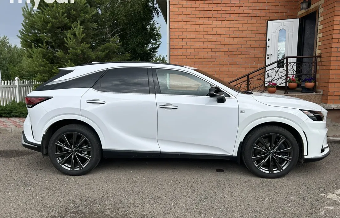 Lexus RX 2023
