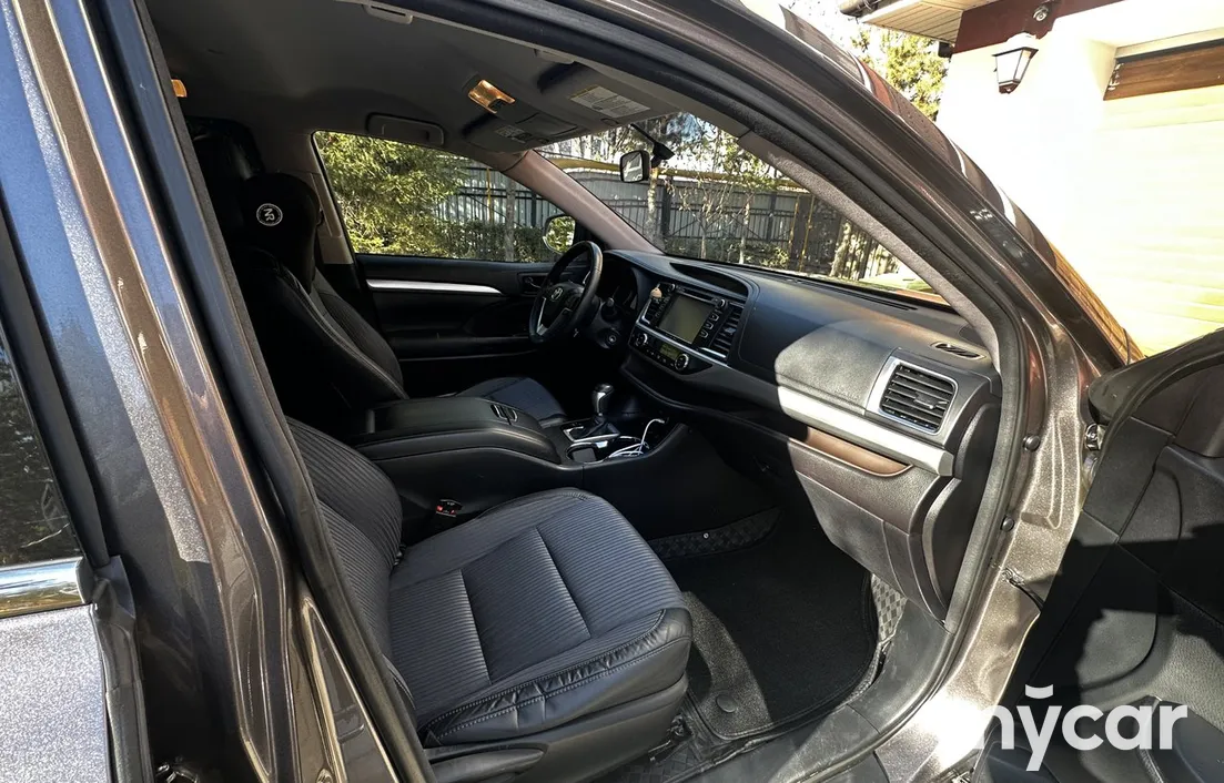 Toyota Highlander 2016