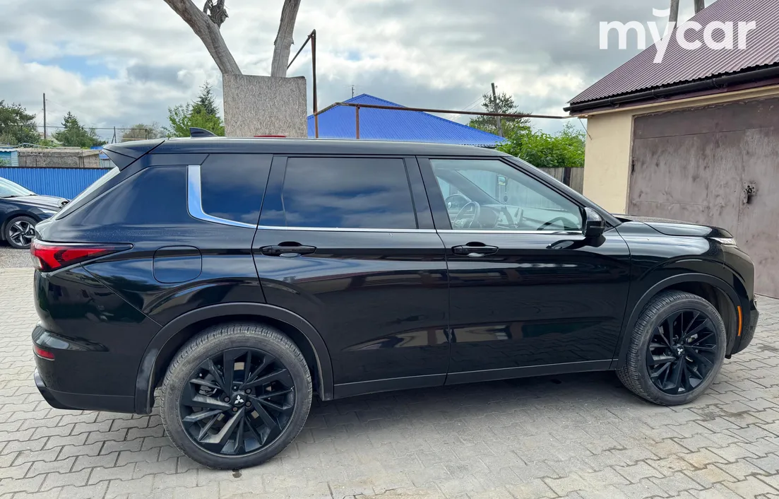 Mitsubishi Outlander 2023