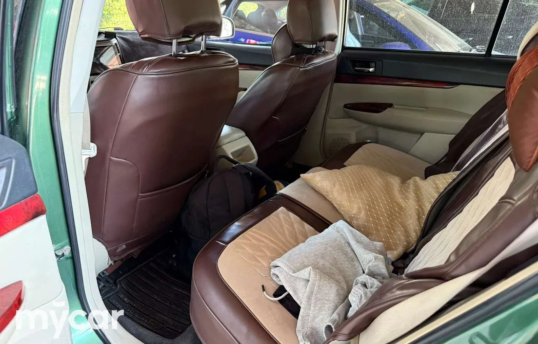 Subaru Outback 2011