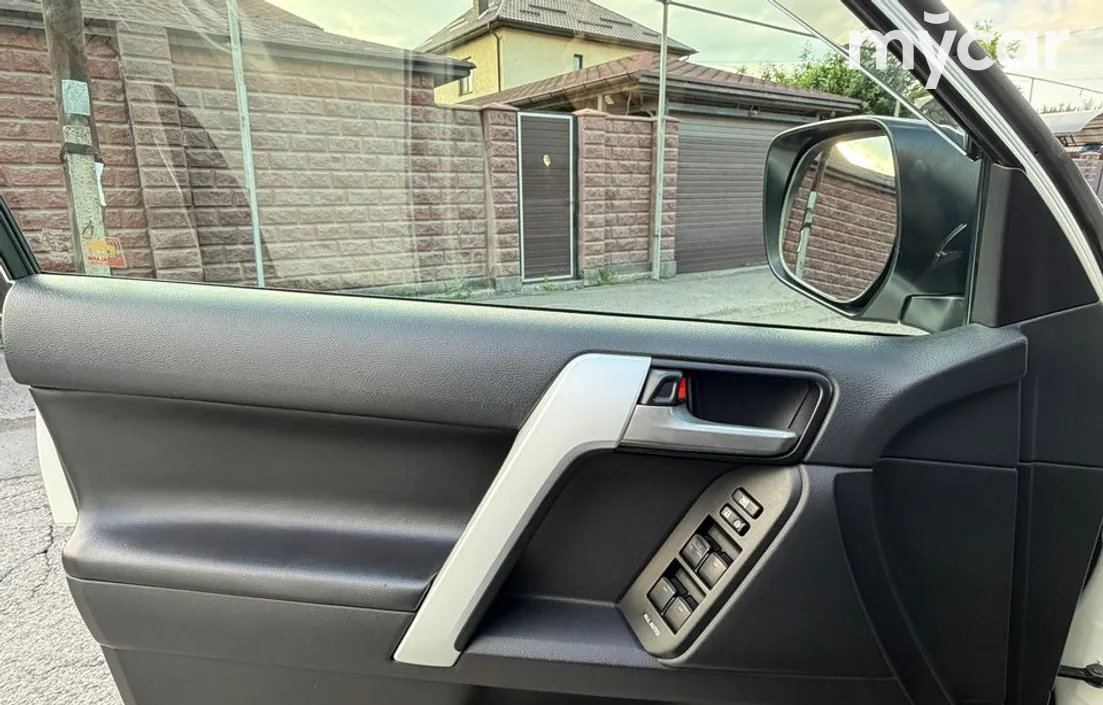 Toyota Land Cruiser Prado 2020