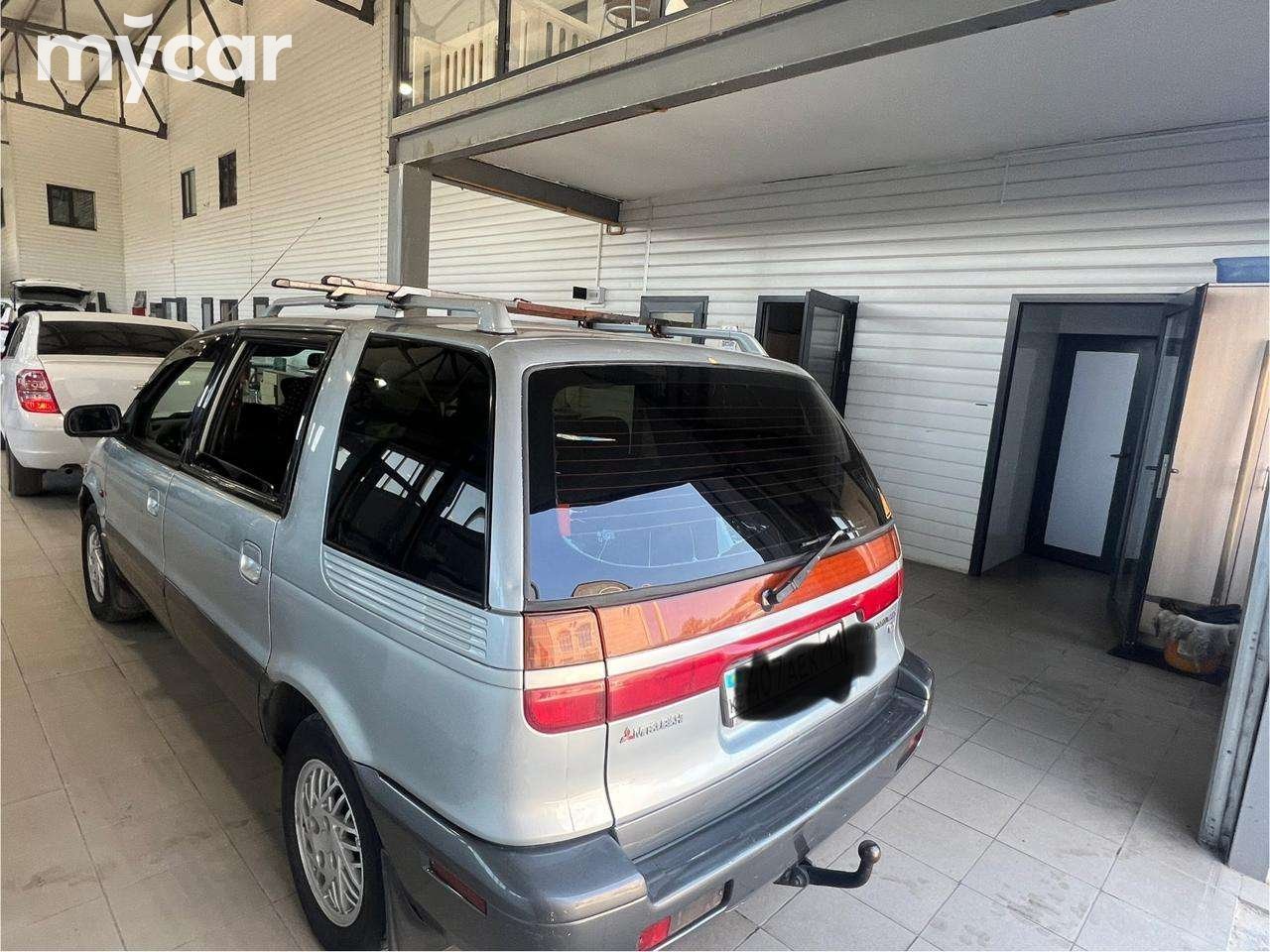 Mitsubishi Space Wagon 1992