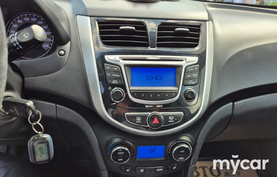 Hyundai Accent 2012