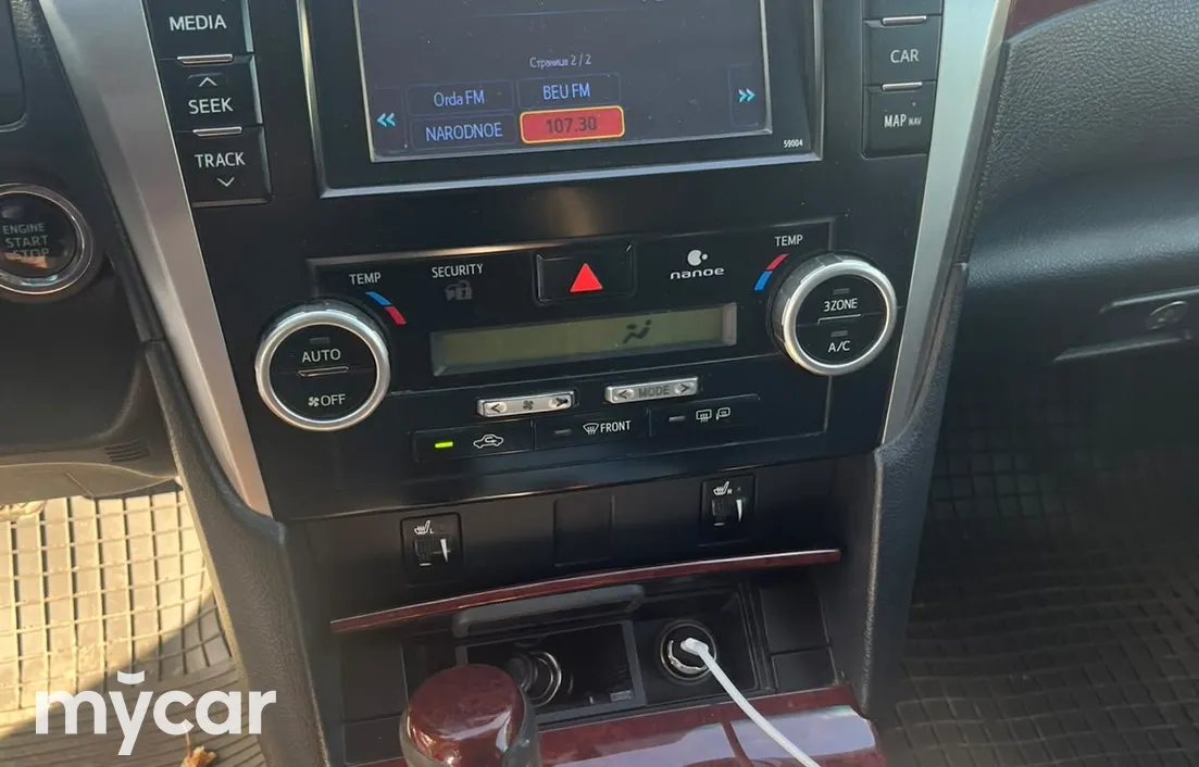Toyota Camry 2011
