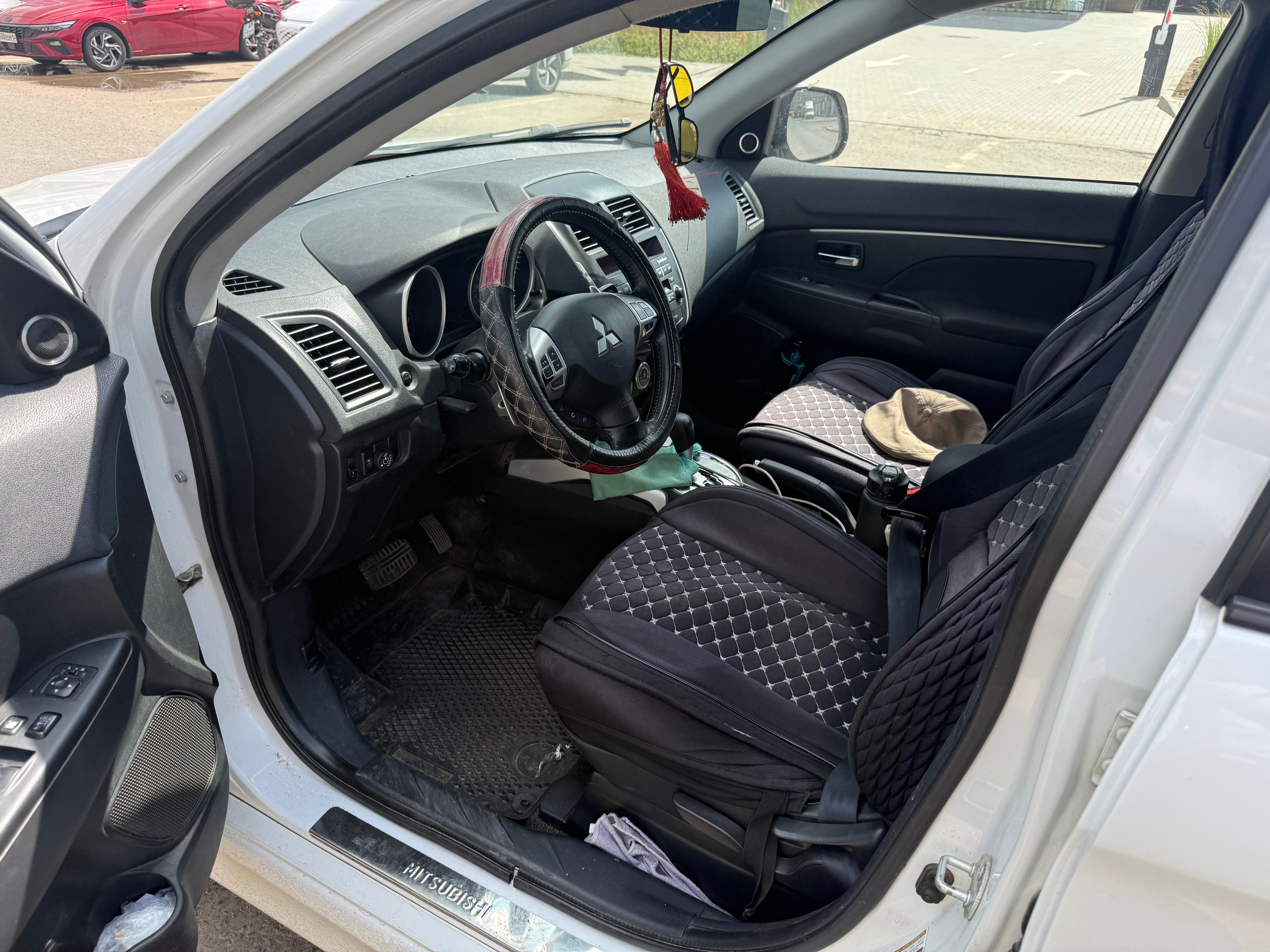Mitsubishi Outlander 2011