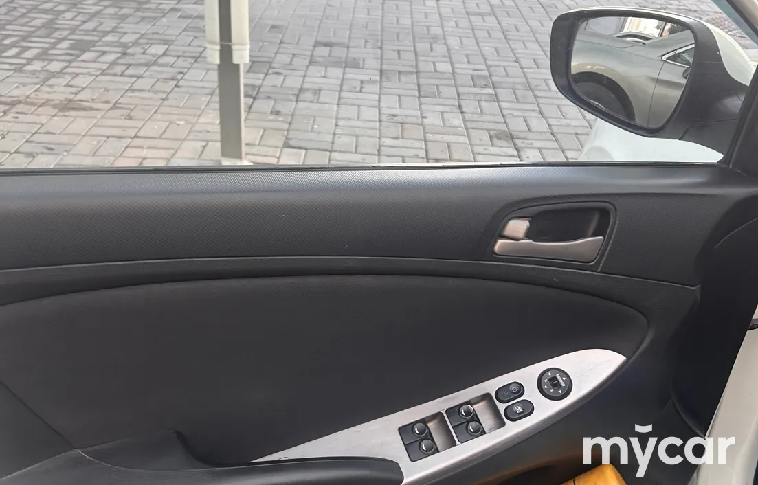 Hyundai Accent 2015
