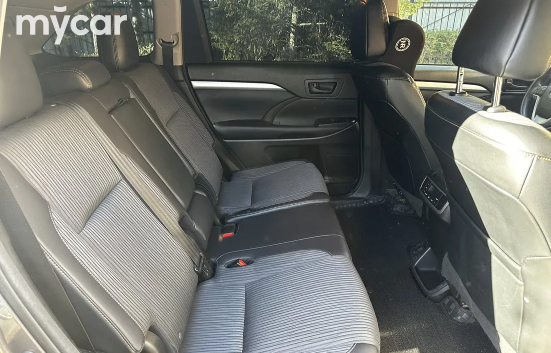 Toyota Highlander 2016