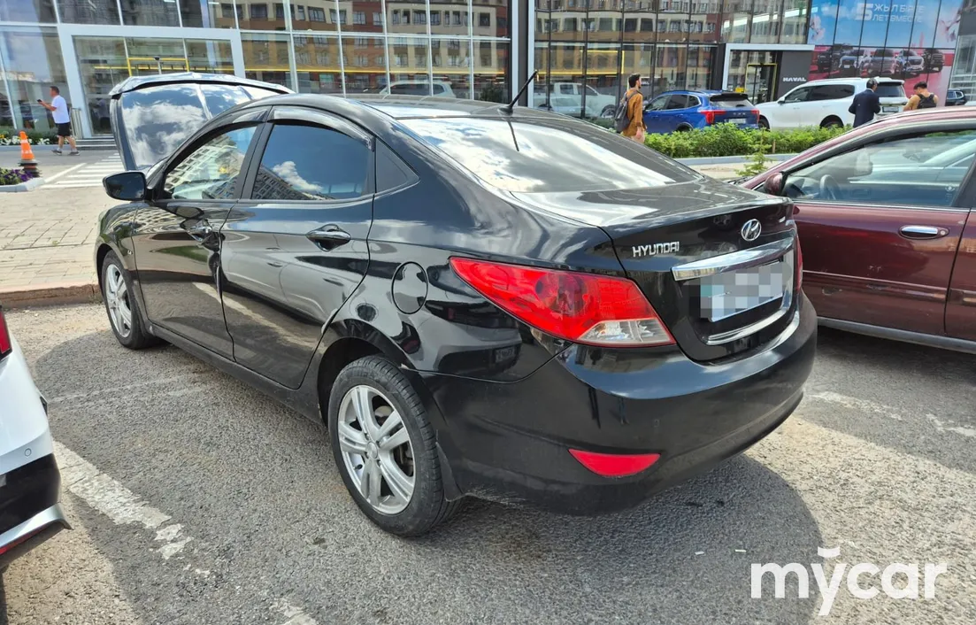 Hyundai Accent 2012