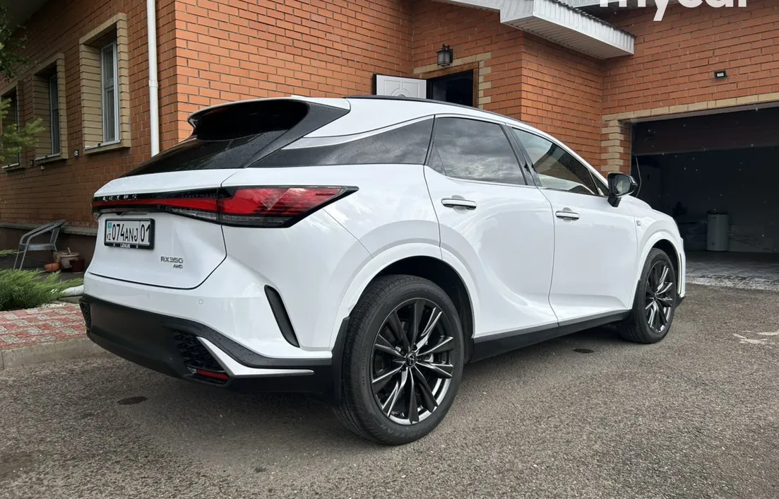Lexus RX 2023