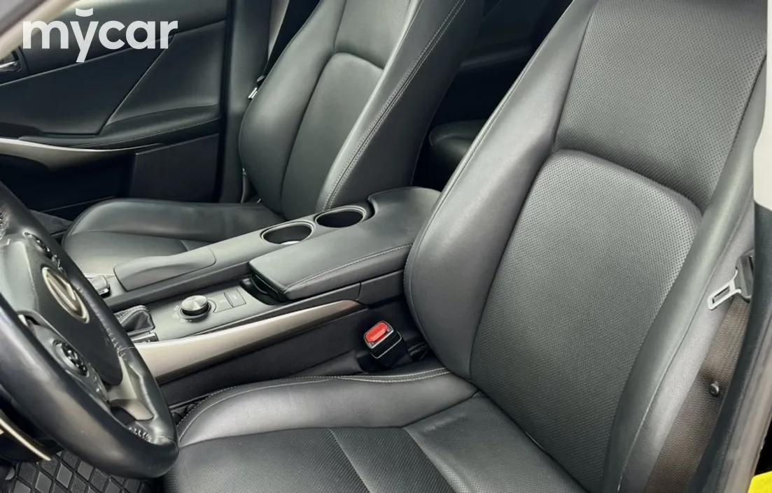 Lexus IS 2014