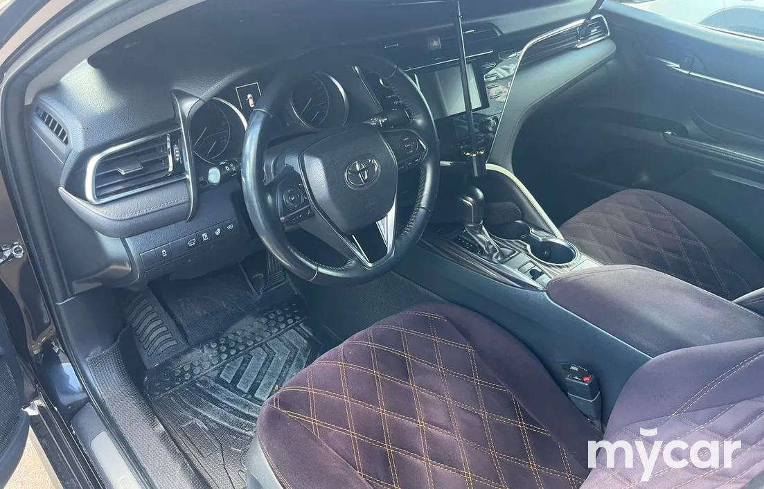 Toyota Camry 2019