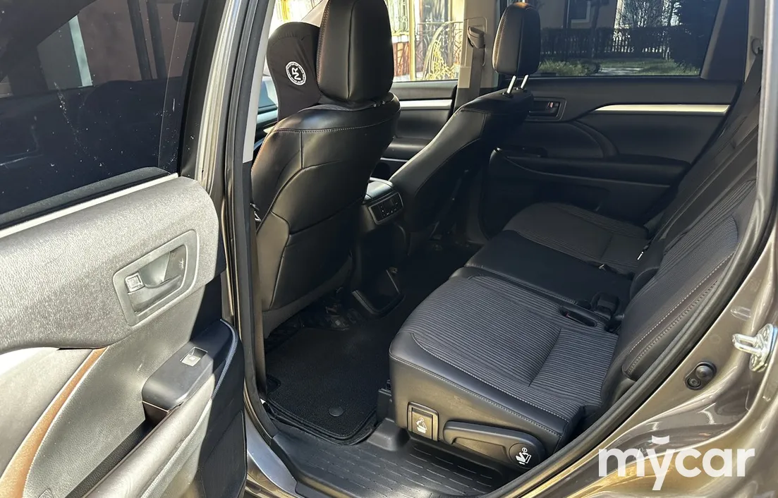 Toyota Highlander 2016