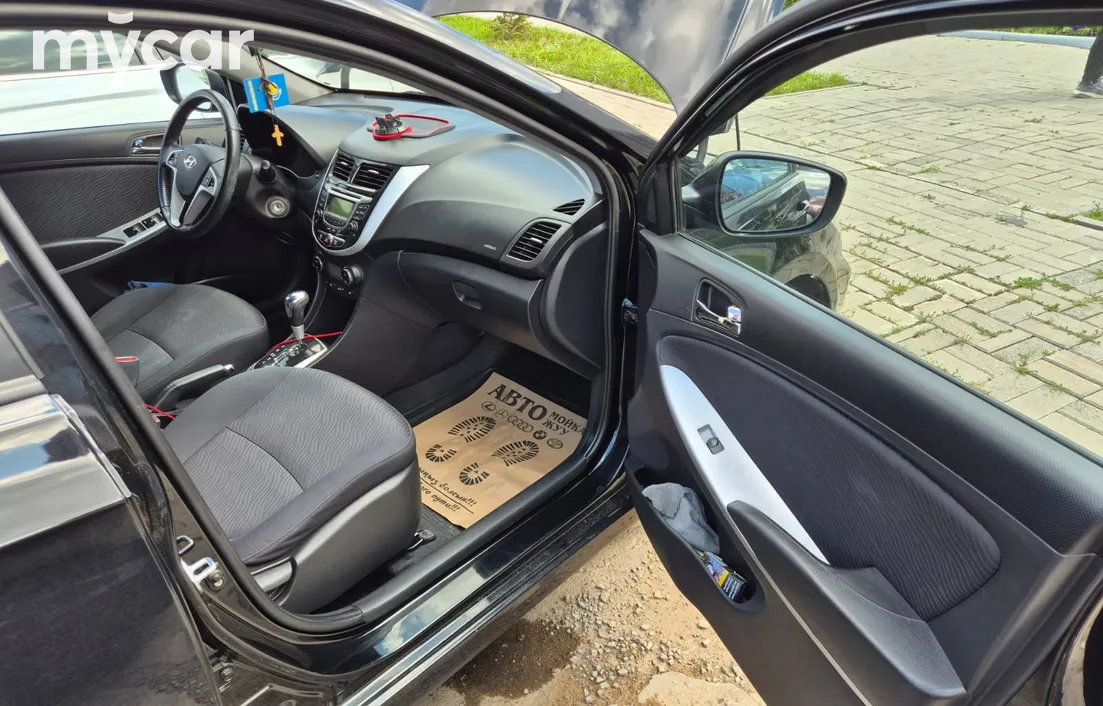 Hyundai Accent 2012