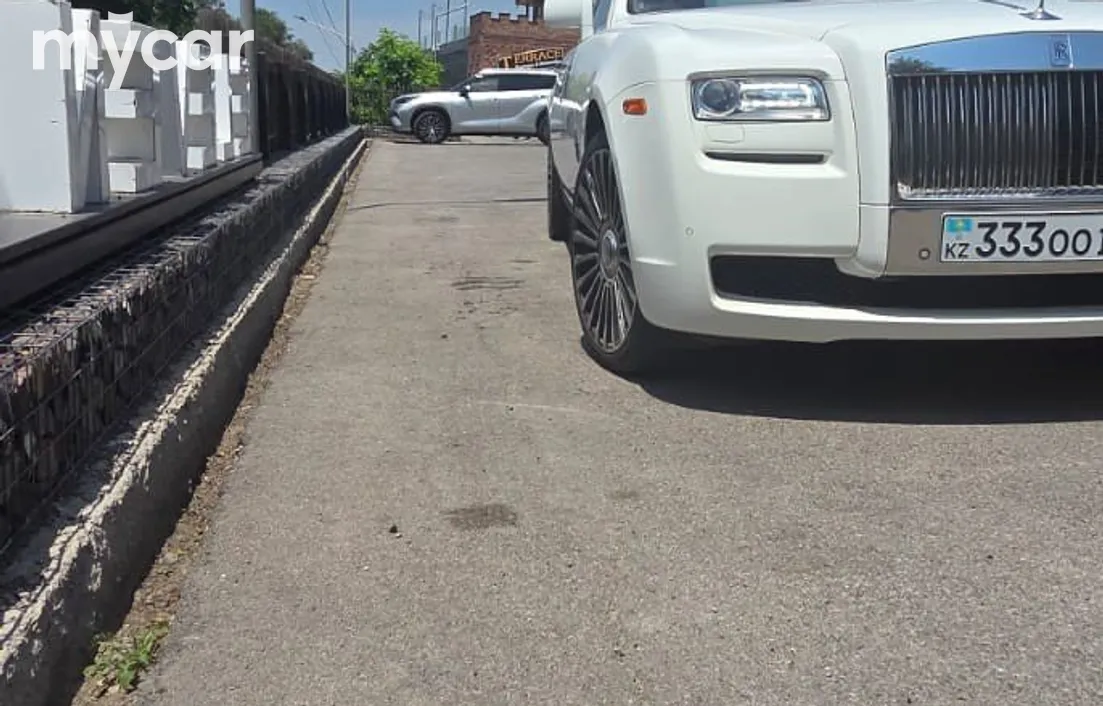 Rolls-Royce Ghost 2010