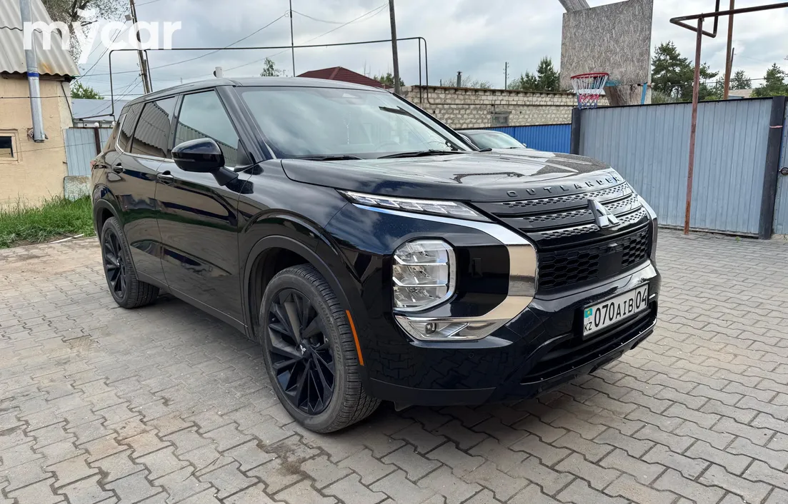 Mitsubishi Outlander 2023