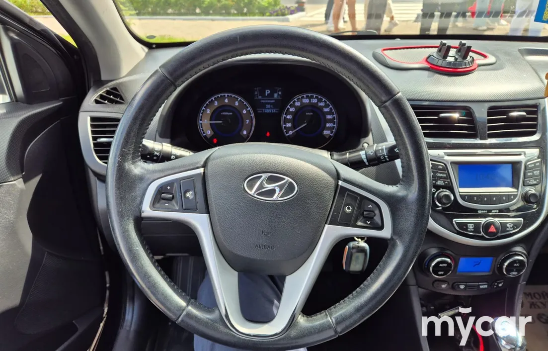 Hyundai Accent 2012